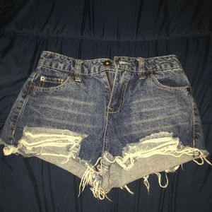 Vintage high waisted shorts!